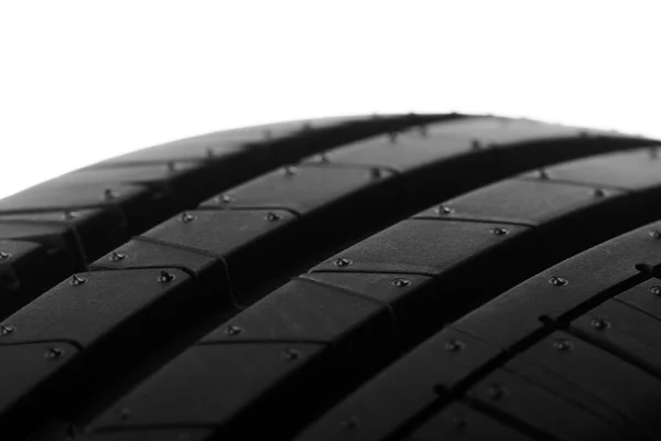 하얀 배경에 있는 자동차 타이어 — 스톡 사진
