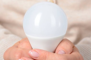 Led ampul tutan eller