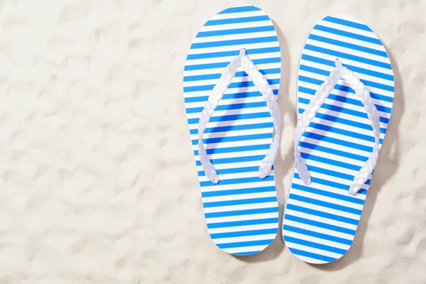 Kumda parmak arası terlikler