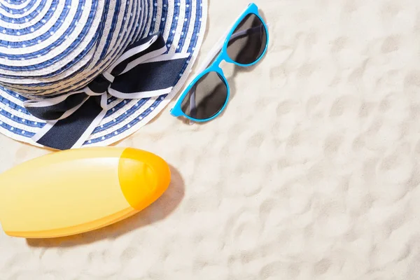 Losyon ve plaj şapka