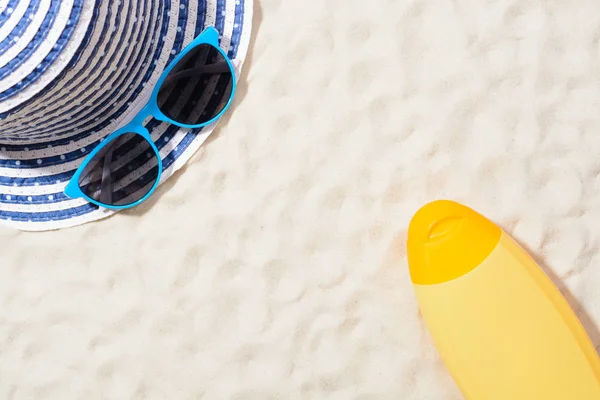 Losyon ve plaj şapka