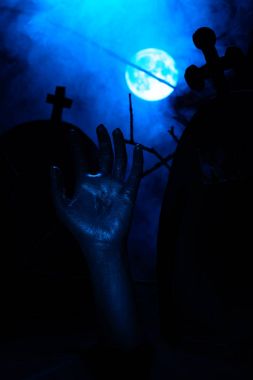 İlan ay karşı konseptiyle Cadılar Bayramı