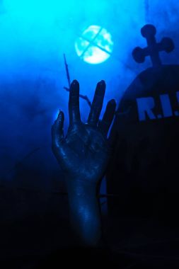 İlan ay karşı konseptiyle Cadılar Bayramı