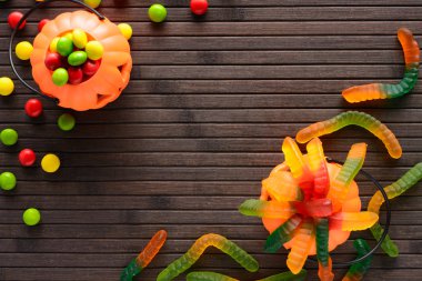 Cadılar Bayramı Balkabağı kova şeker ile. Üstten Görünüm