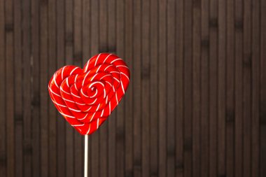 Kalp şekli lezzetli lolipop