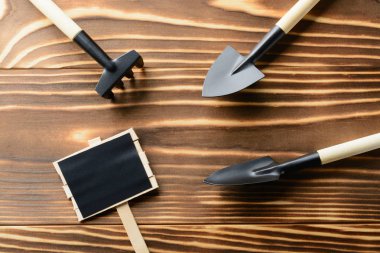 Boş boş işareti tablo araçları ile