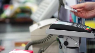 Almetyevsk, Rusya - 5 Ocak 2020: Kasadaki ödemeler.