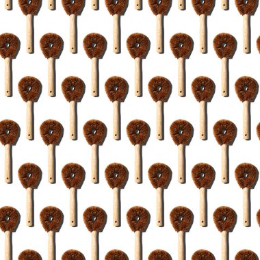 Sıfır Atık Kavramı. Beyaz arka planda bambu saplı kusursuz hindistan cevizi fırçası deseni. Plastiksiz.