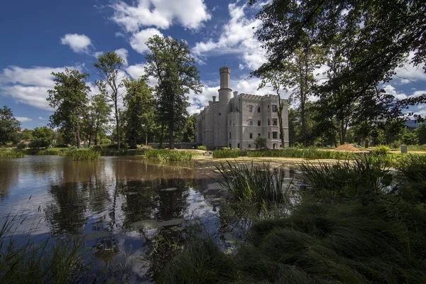 Castillo histórico en Karpniki, Polonia — Foto de Stock