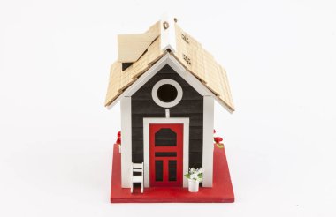 minyatür ev beyaz bir arka plan üzerinde