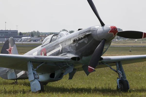 Yakovlev Yak-3 was a World War II Soviet fighter aircraft. — Stock Photo, Image