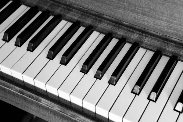 ピアノ楽器ではピアノの鍵盤 — ストック写真