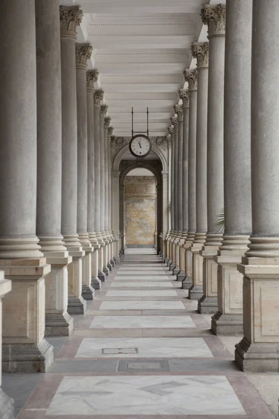 Eski antika saat Karlovy Vary, Çek Cumhuriyeti