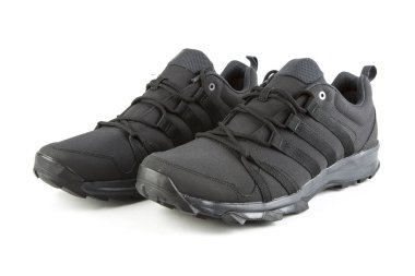 siyah beyaz bir arka plan üzerinde ayakkabı spor