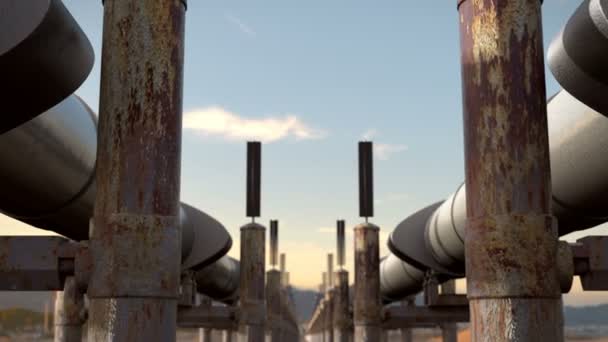 在室外两条石油和天然气管道之间 — 图库视频影像