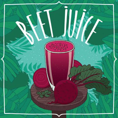 Kök sebzeler ile sağlıklı taze pancar suyu