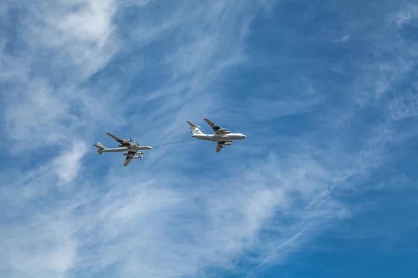 Rusya Federasyonu havacılık grubu Swift ve şövalyelerinin hava kuvvetleri 9 Mayıs 'ta Moskova' daki askeri teçhizat geçit töreninde zafer kazanabilir. 