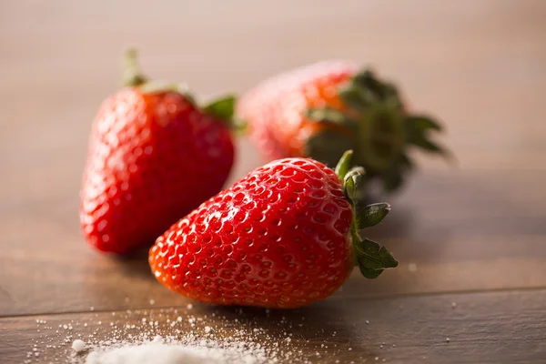 Erdbeere, frische Erdbeere, reife Erdbeere, gesunde Erdbeere — Stockfoto