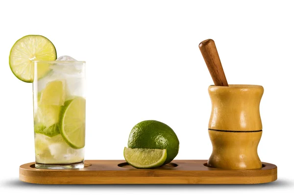 Lemon Fruit Caipirinha из Бразилии на белом фоне — стоковое фото