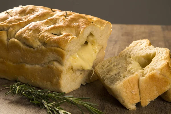 Pão focaccia com queijo — Fotografia de Stock