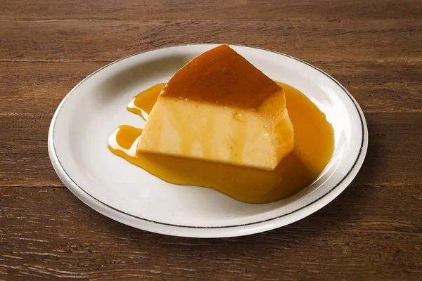 Pudim de Leite - Brazilian flan made with milk and condensed mil — Stock Photo, Image