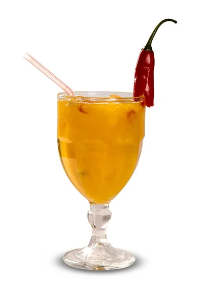 Mango Frutta Caipirinha con peperone rosso del Brasile in dorso bianco — Foto Stock