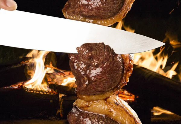 Picanha, tradicional churrasco brasileiro. — Fotografia de Stock