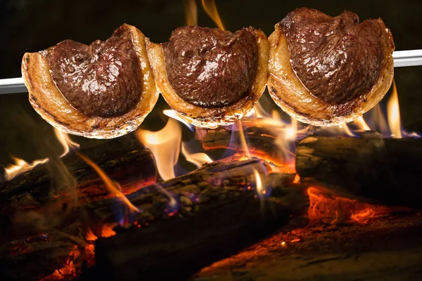 Picanha, geleneksel Brezilya barbeküsü.. — Stok fotoğraf