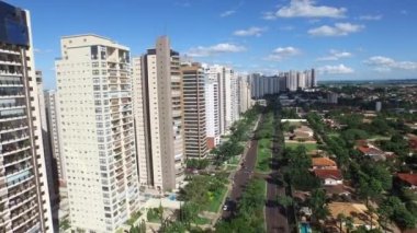 Ribeiro Preto, Joao Fiusa Avenue - Sao Paulo - Brezilya Hava mimarisi. Ağustos 2016.