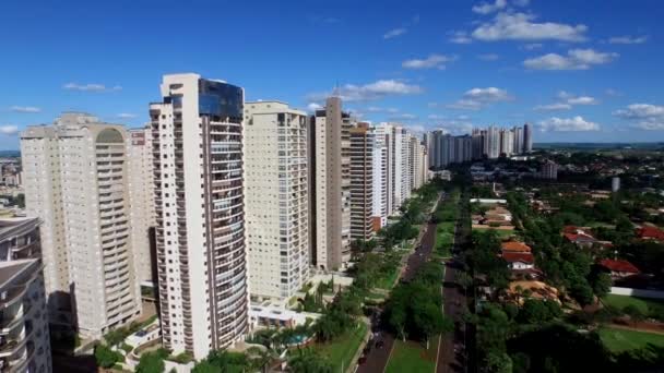 Aerial architecture in Ribeiro Preto, Joao Fiusa Avenue - So Paulo - Brazil. August 2016. — Stock Video