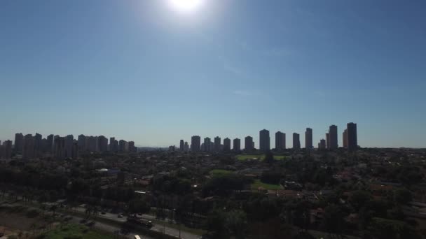 Letecký pohled na architeture v Ribeirao Preto - Sao Paulo - Brazílii. Srpna 2016. — Stock video
