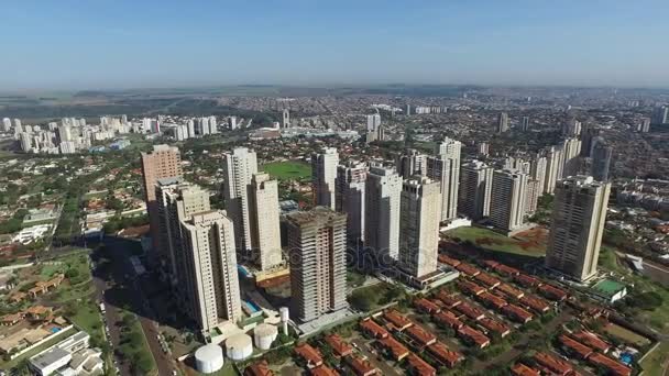 Arquitetura vista aérea em Ribeirão Preto - São Paulo - Brasil. Agosto de 2016 . — Vídeo de Stock