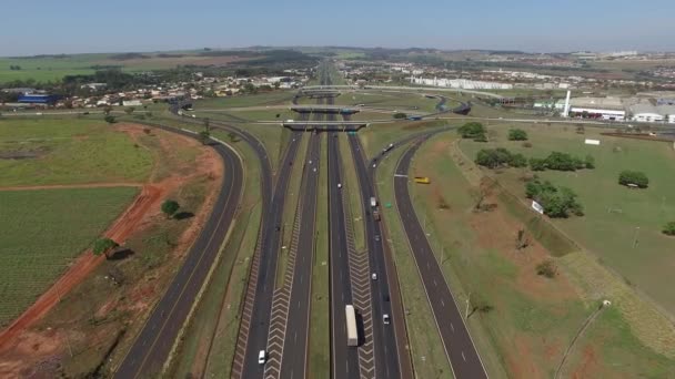 Vue aérienne complexe routier dans la ville de Ribeirao Preto, Sao Paulo. août, 2016 