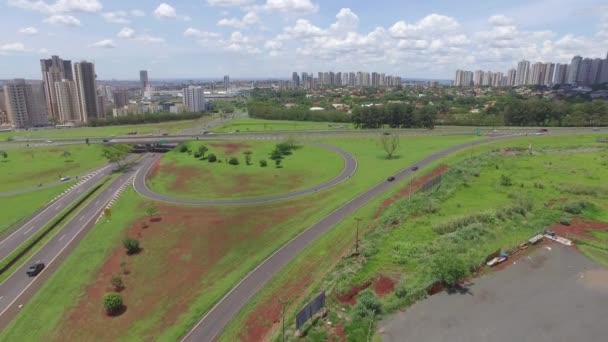 Съёмки с воздуха South Zone in Ribeirao Preto city, Сан-Паулу, Бразилия — стоковое видео