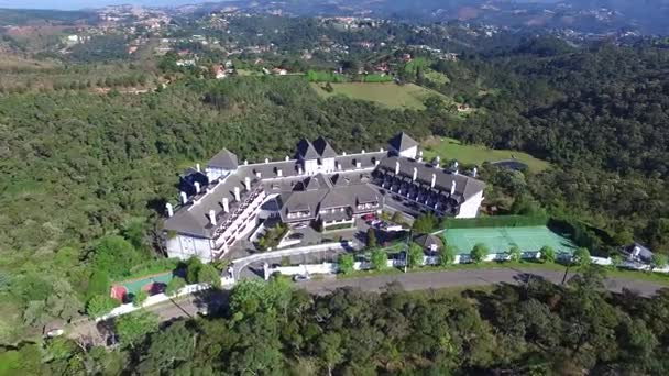 Letecký pohled na město Campos do Jordao. Významné turistické lokality. Říjen, 2016. — Stock video