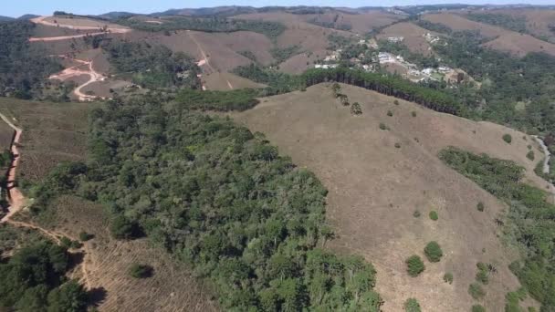 Vista aérea da cidade de Campos do Jordao. Local turístico importante. Outubro de 2016 . — Vídeo de Stock