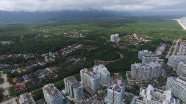 Sao Paulo Brezilya devlet Kuzey Sahil kıyılarına havadan görünümü. Riviera St Lawrence. Kasım 2016.