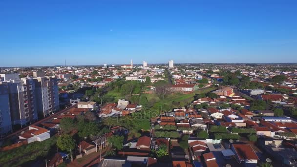 Filmagem aérea na cidade de Andradina no estado de São Paulo - Brasil. Julho, 2016 . — Vídeo de Stock