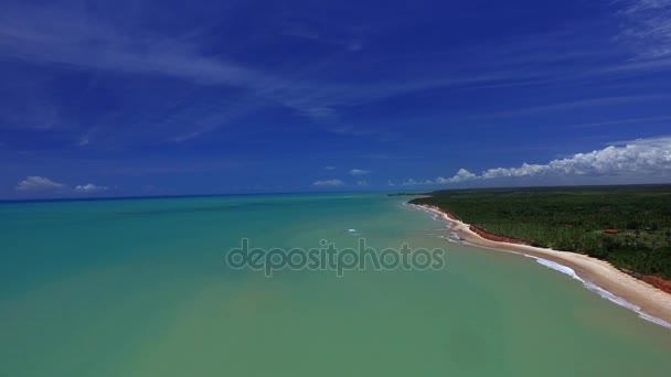 Vista aérea en la playa de Barra do Cahy, Costa del Descubrimiento en Bahía Brasil. febrero, 2017 . — Vídeos de Stock