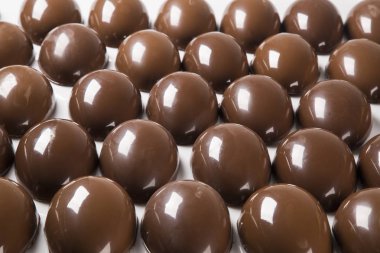 Birkaç yumurta çikolata fabrikasında