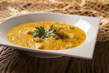 Bobo - saf hindistan cevizi sütü ve manyok yemek karides Brezilyalı bir tabak karides