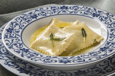 Tortellini beyaz soslu - Tortei