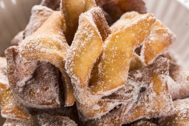 Melek Kanatları ya da Chiacchiere - Cueca virada