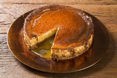 Lezzetli peynir pasta bal ile