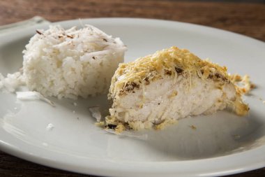 Hindistan cevizi pirinç mezgit fileto