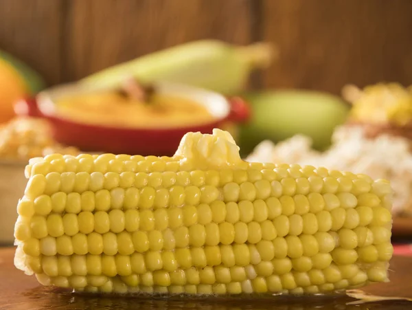 Close view on Homemade golden corn cob with melting butter and salt on table — Stock Photo, Image