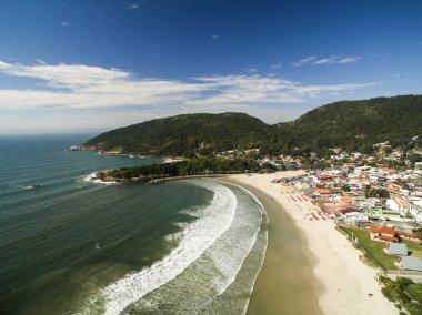 Havadan görünümü Barra da Lagoa Beach Florianopolis, Brezilya için. Temmuz, 2017.