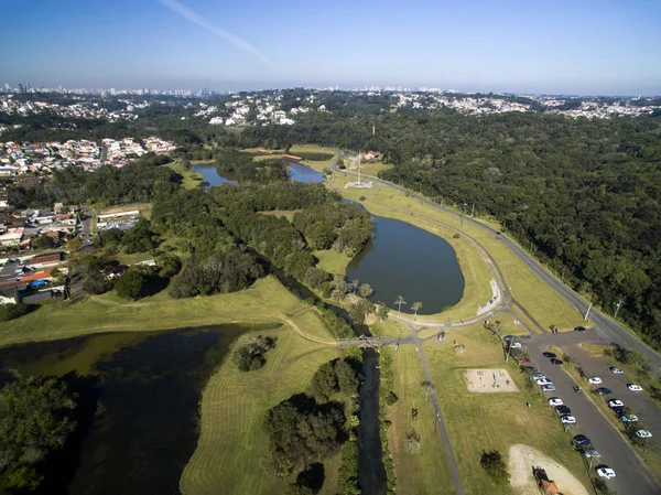 クリチバ、ブラジルのパラナ州の公共の公園。Tingui 公園空撮 — ストック写真