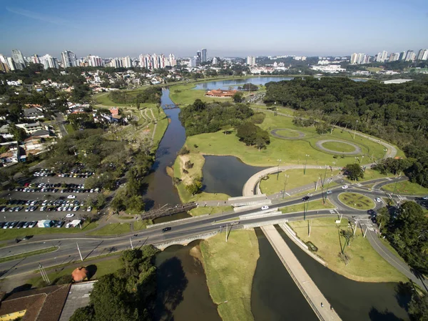 Curitiba, Parana, Brazylia - lipca 2017: Widok lotniczy Barigui Park. — Zdjęcie stockowe