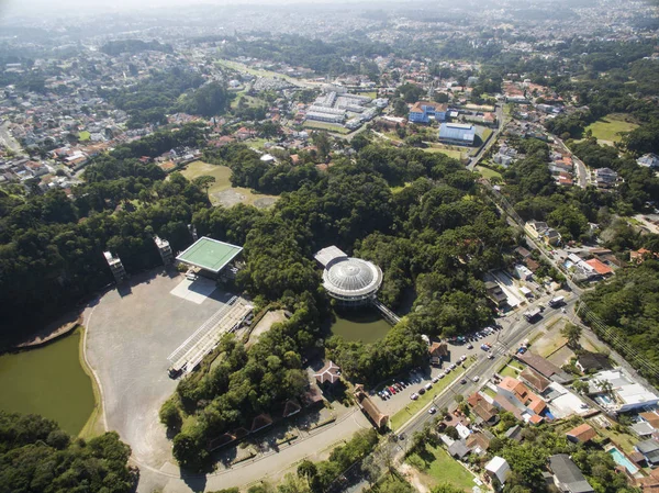 Opera de bitkilerinden, kültür ve doğa aynı yerde, şehir Curitiba, Parana, Brezilya, Temmuz, 2017 durumunu geleneksel turizm nokta.